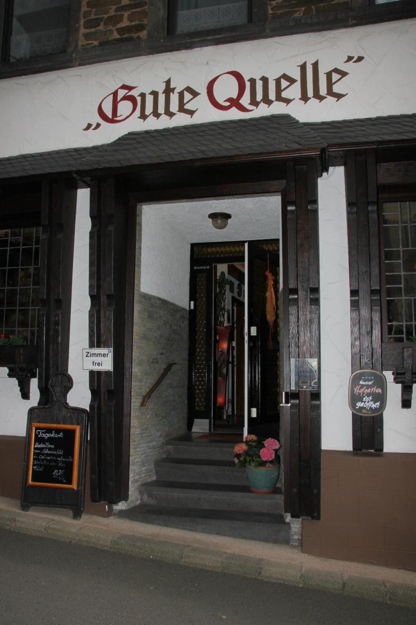 Hotel Und Gaestehaus Gute Quelle Cochem Exteriör bild